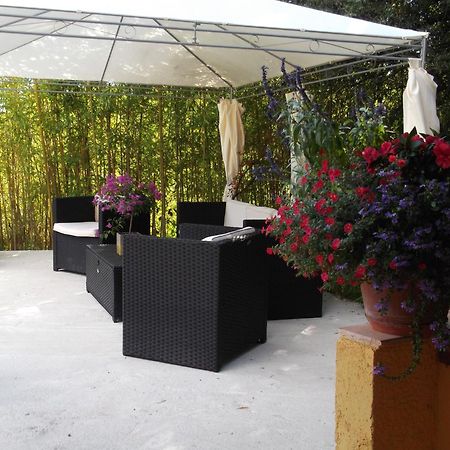 Les 3 Saisons Bed & Breakfast Cucuron Exterior photo