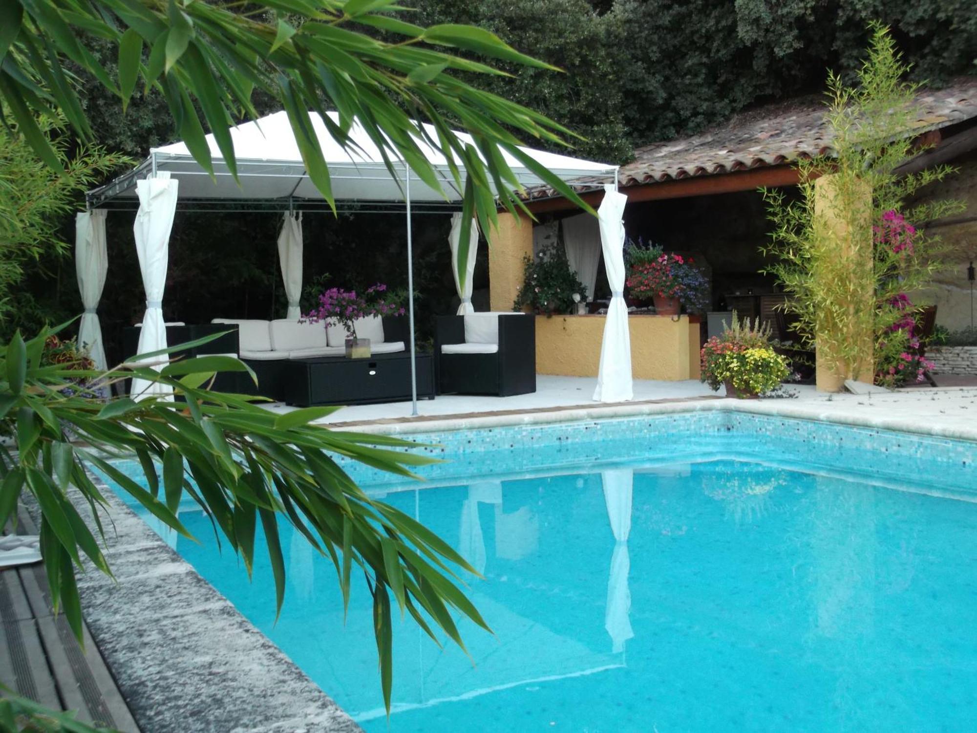 Les 3 Saisons Bed & Breakfast Cucuron Exterior photo